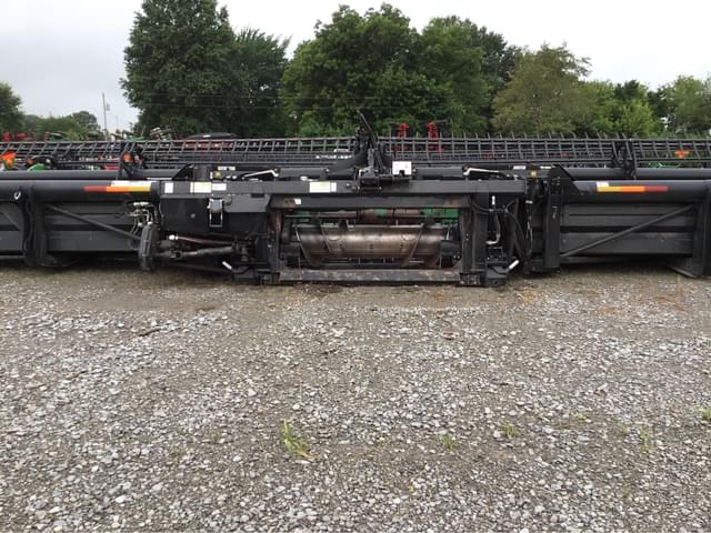 Image of MacDon FD70 equipment image 3