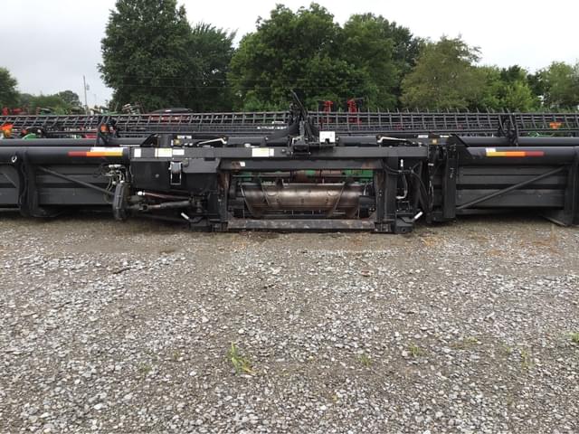 Image of MacDon FD70 equipment image 3
