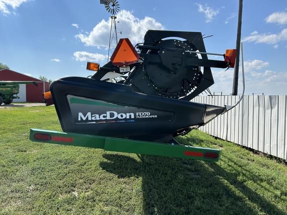 Image of MacDon FD70-40 equipment image 3