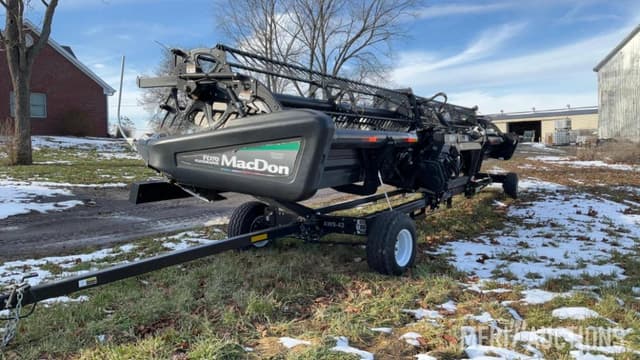 Image of MacDon FD70 equipment image 2