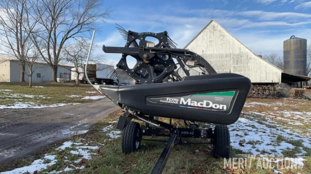 Image of MacDon FD70 equipment image 1