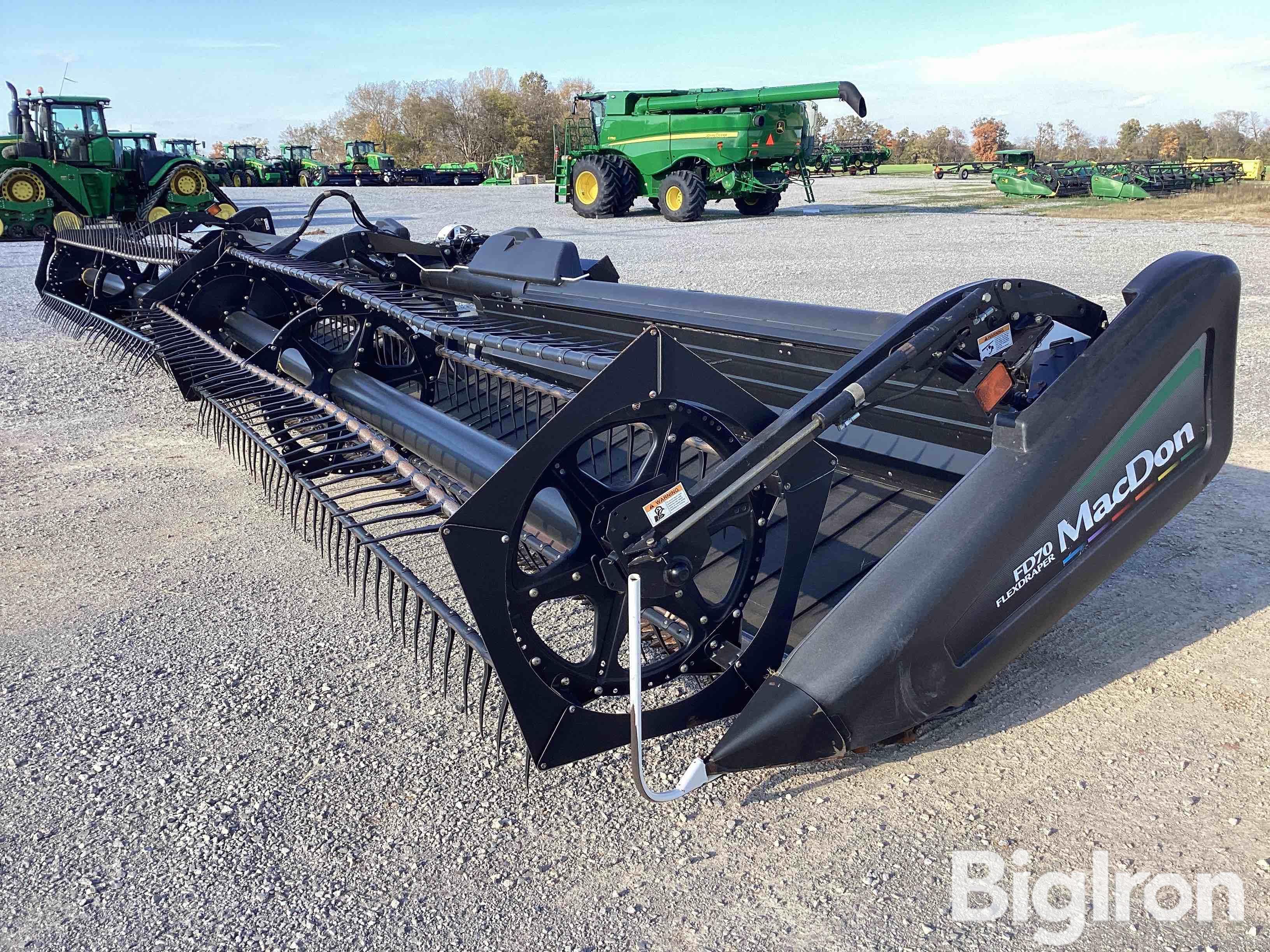 Main image MacDon FD70