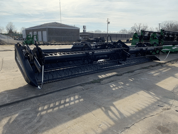 Main image MacDon FD70
