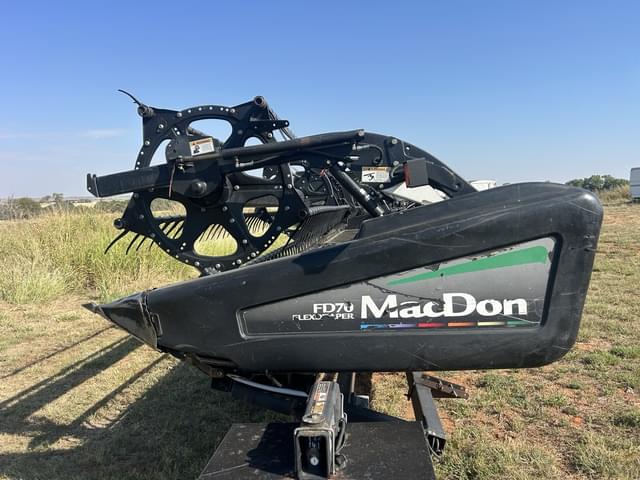 Image of MacDon FD70 equipment image 1