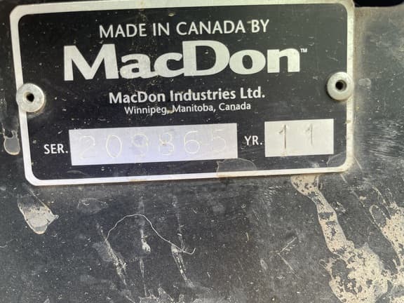 Image of MacDon M205 equipment image 2
