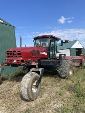 Image of MacDon M205 equipment image 1