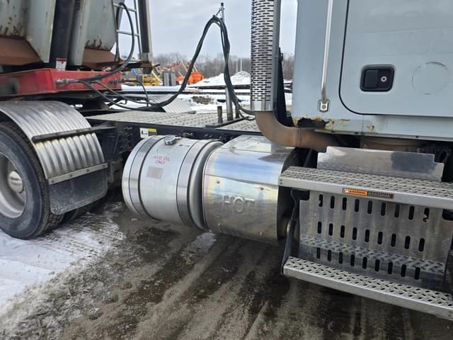 Image of Mack CH613 equipment image 4