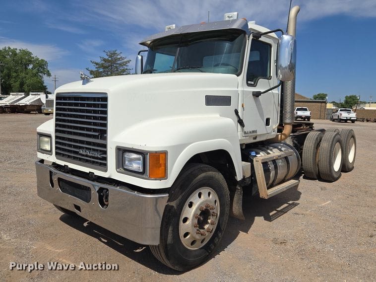 2011 Mack CHU613 Equipment Image0