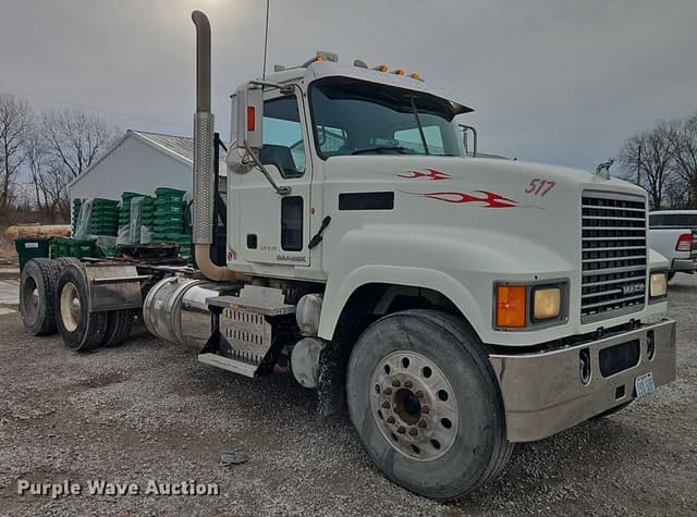 Image of Mack CHU613 equipment image 2