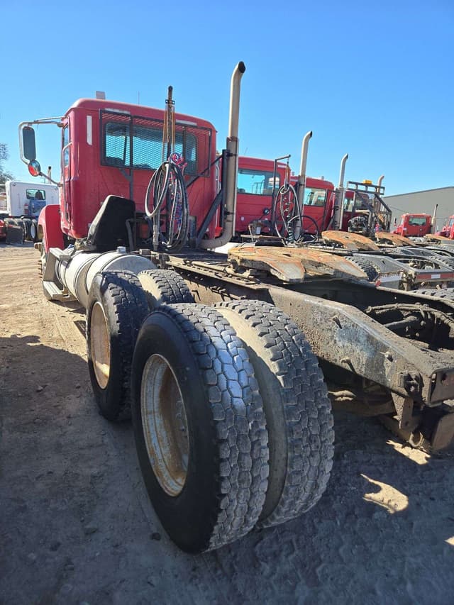 Image of Mack CHU613 equipment image 3