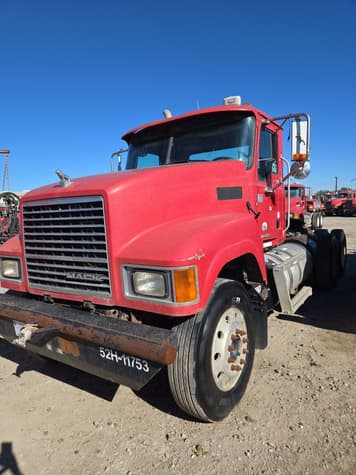 Main image Mack CHU613