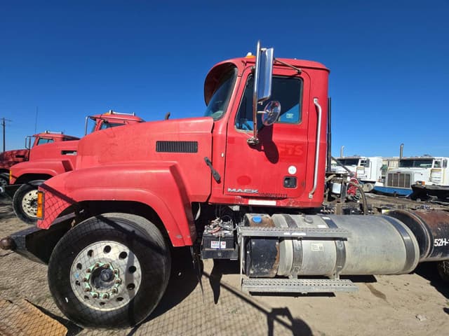 Image of Mack CHU613 equipment image 2