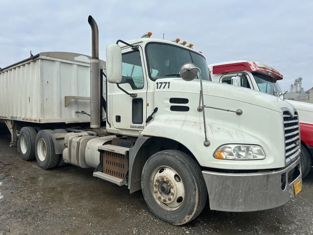 Image of Mack CXU equipment image 1