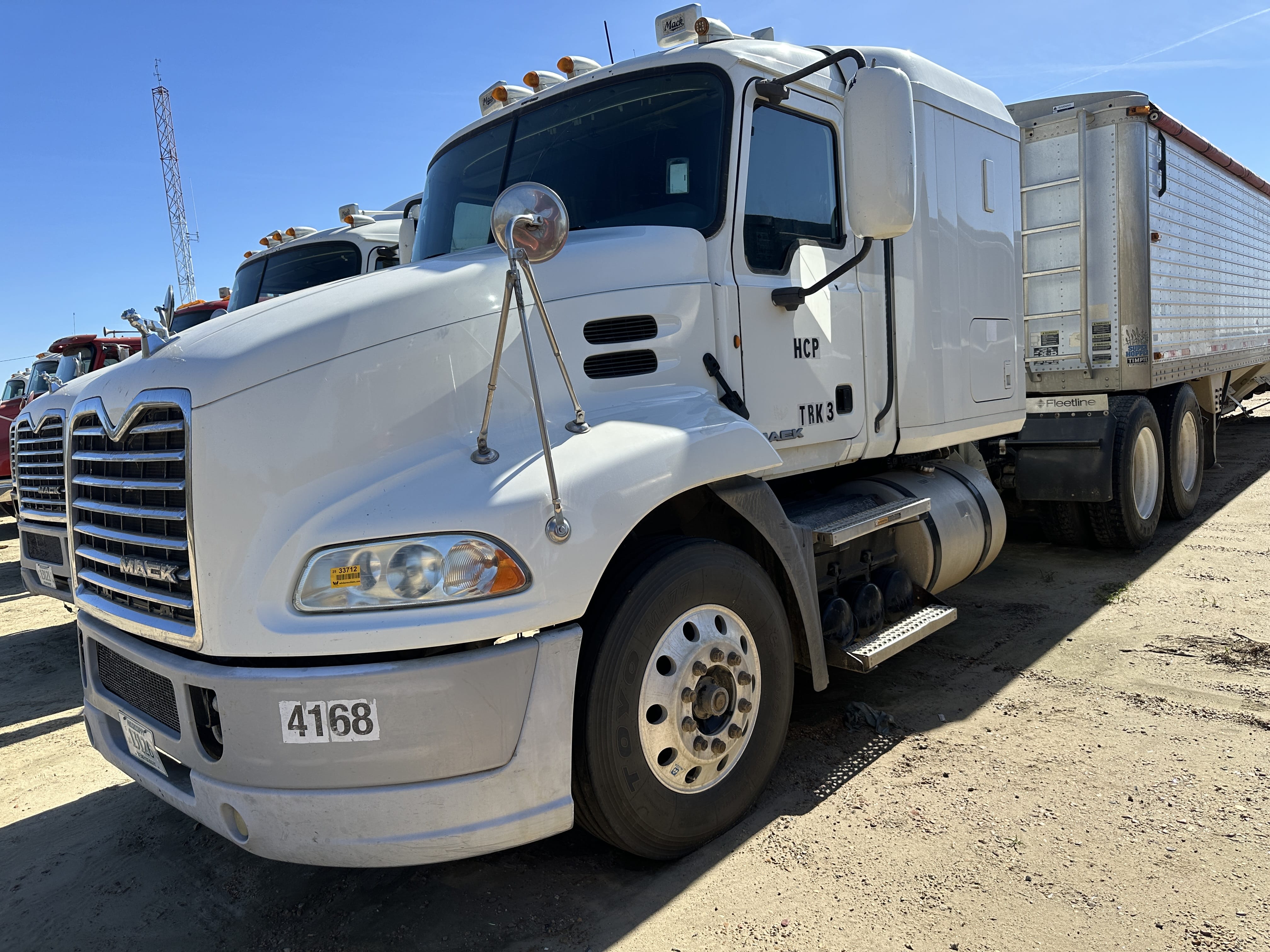2011 Mack CXU Equipment Image0