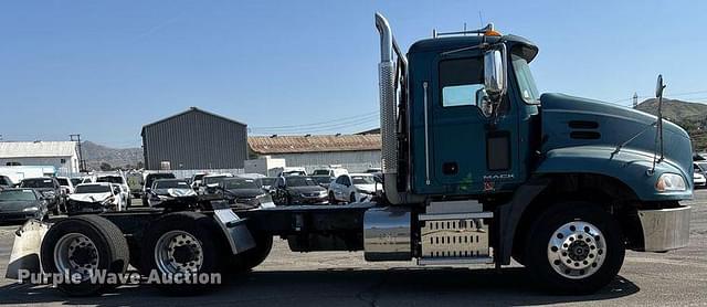 Image of Mack CXU613 equipment image 3