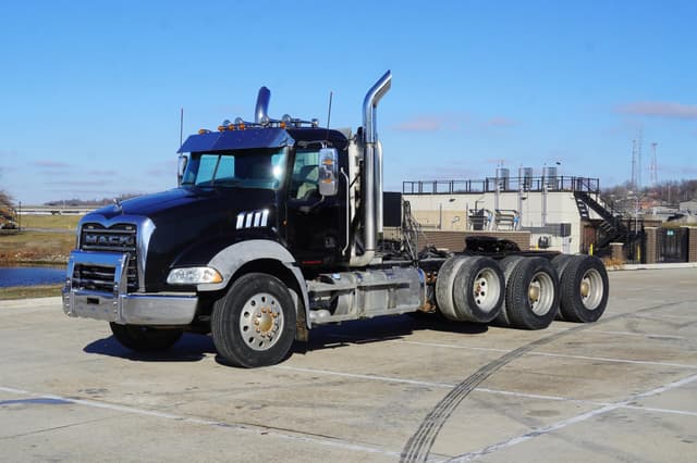 Image of Mack GU813 equipment image 1