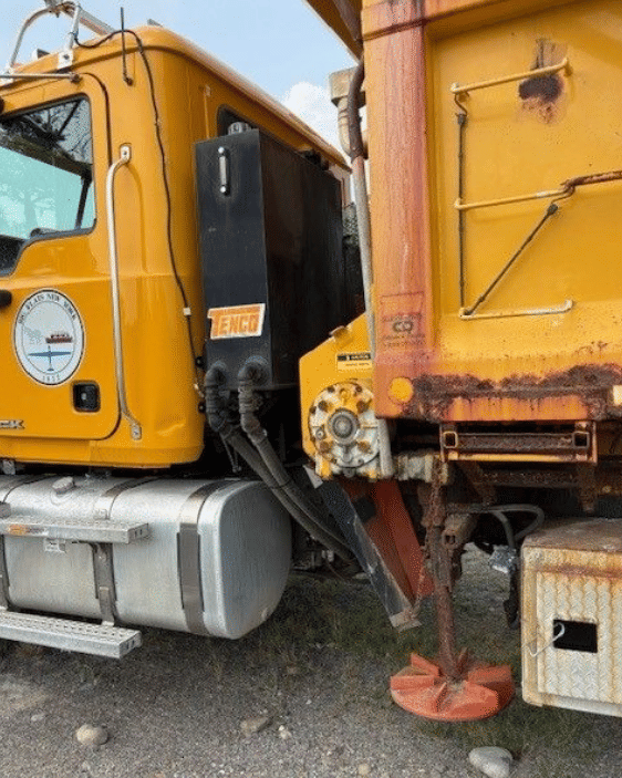 Image of Mack GU713 equipment image 1