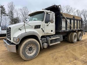 2011 Mack GU713 Image
