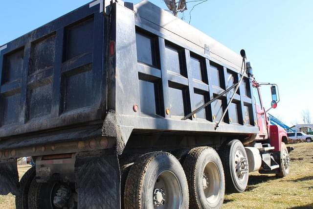 Image of Mack Pinnacle equipment image 3