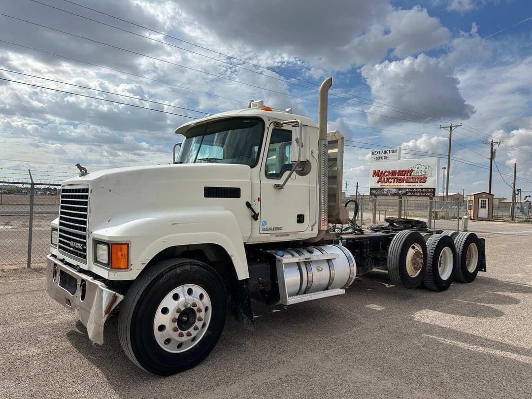 Image of Mack Pinnacle CHU613 Primary image