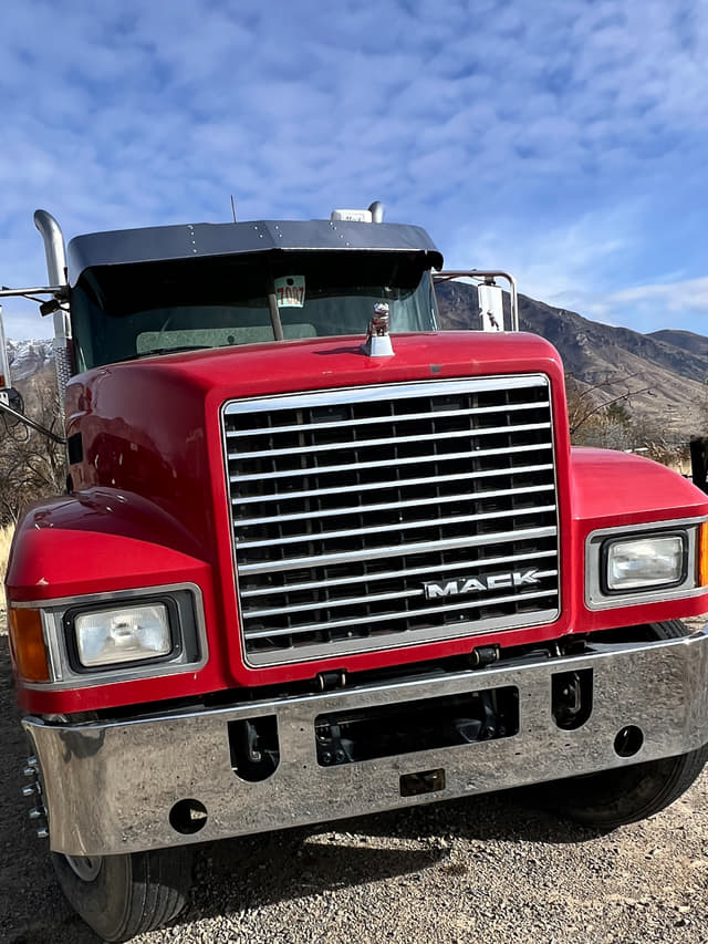 Image of Mack Pinnacle CHU613 equipment image 3