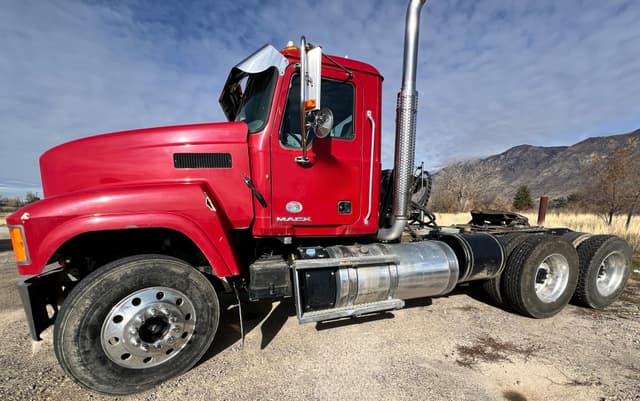 Image of Mack Pinnacle CHU613 equipment image 3