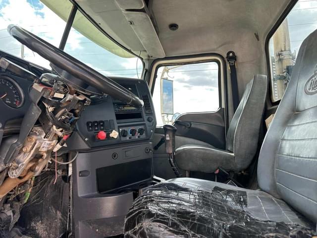 Image of Mack Pinnacle CHU613 equipment image 3