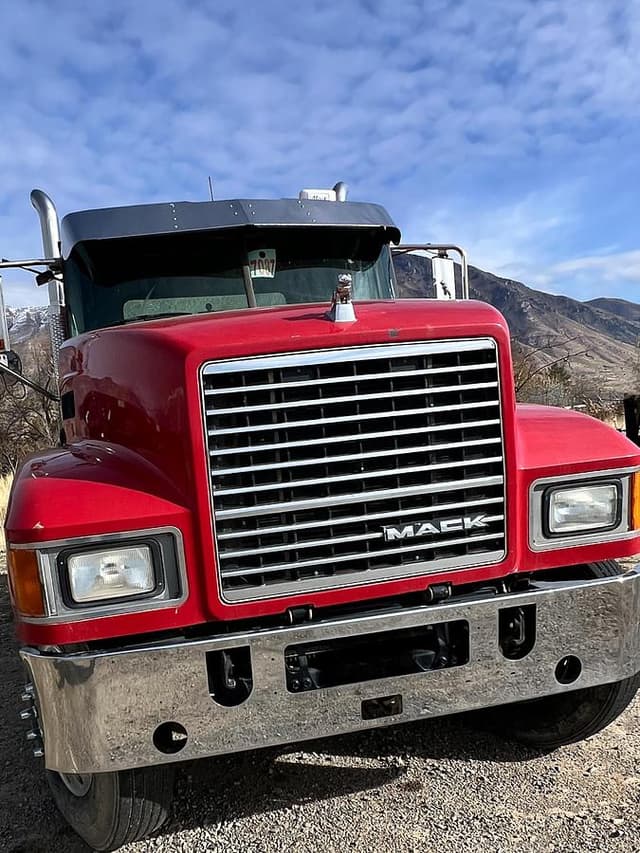 Image of Mack Pinnacle CHU613 equipment image 1