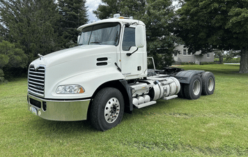Main image Mack Pinnacle CXU613