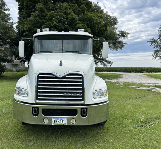 Image of Mack Pinnacle CXU613 equipment image 1
