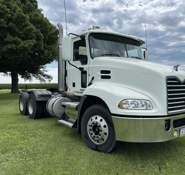 Image of Mack Pinnacle CXU613 equipment image 4