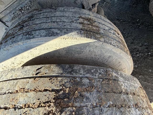 Image of Mack RD688S equipment image 4