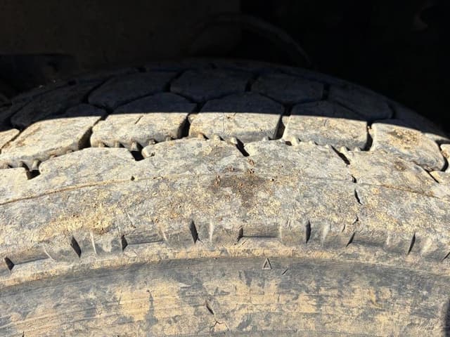 Image of Mack RD688S equipment image 2