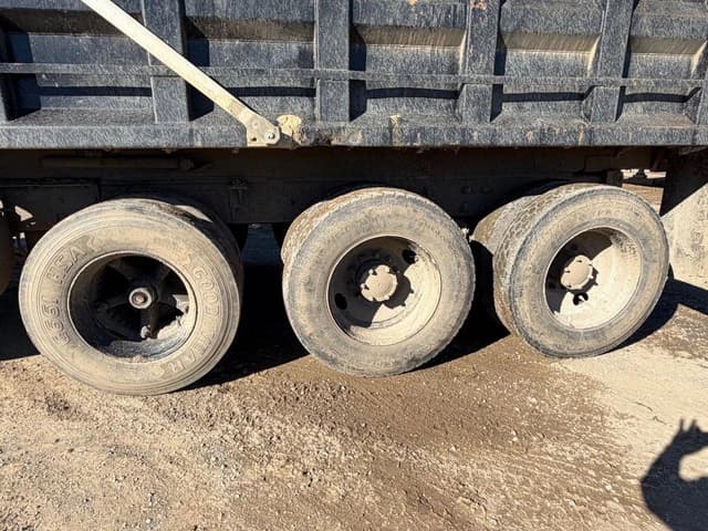 Image of Mack RD688S equipment image 3