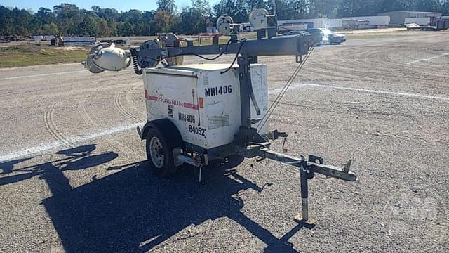 Image of Magnum MLT3060M equipment image 2