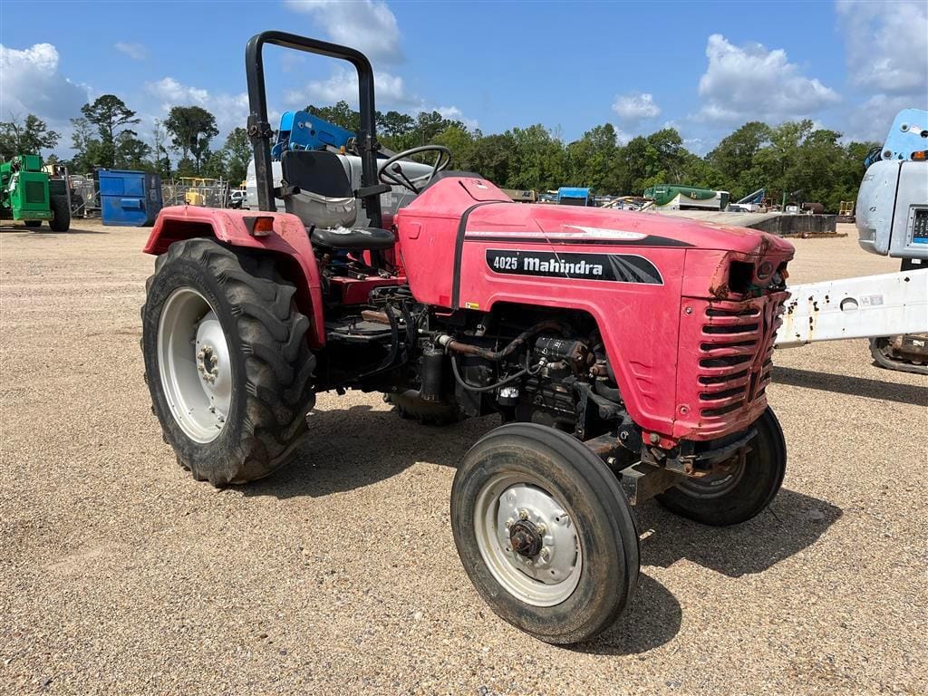 Main image Mahindra 4025