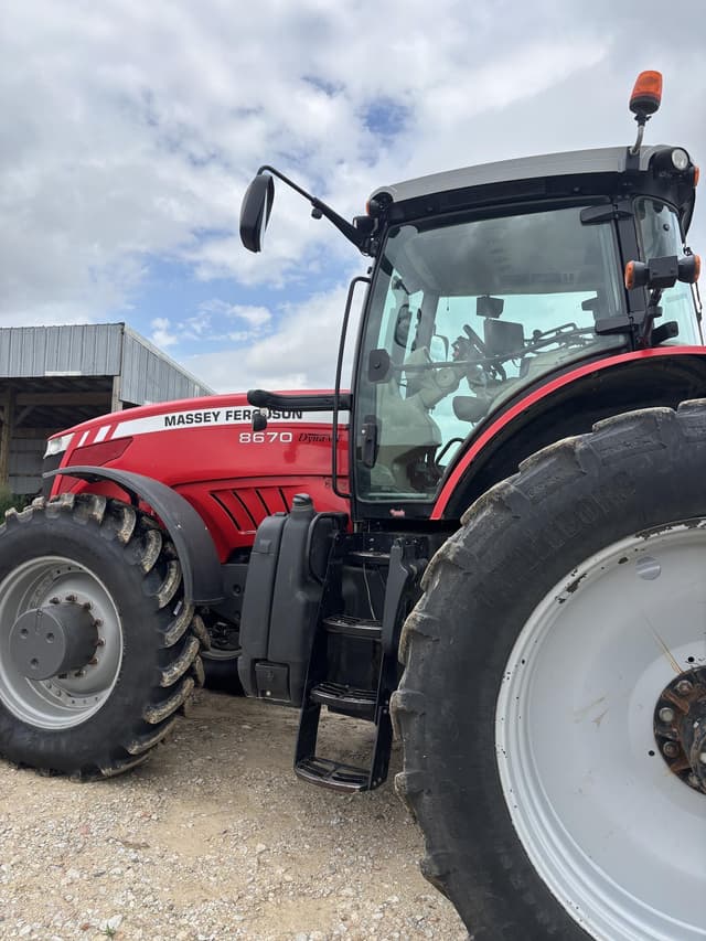 Image of Massey Ferguson 8670 equipment image 2