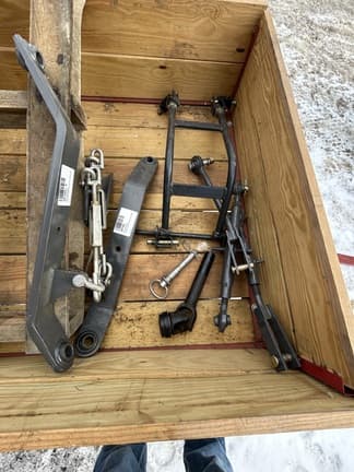 Image of Massey Ferguson GC2400 equipment image 4