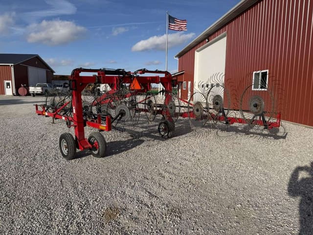 Image of Massey Ferguson MFSV410 equipment image 2