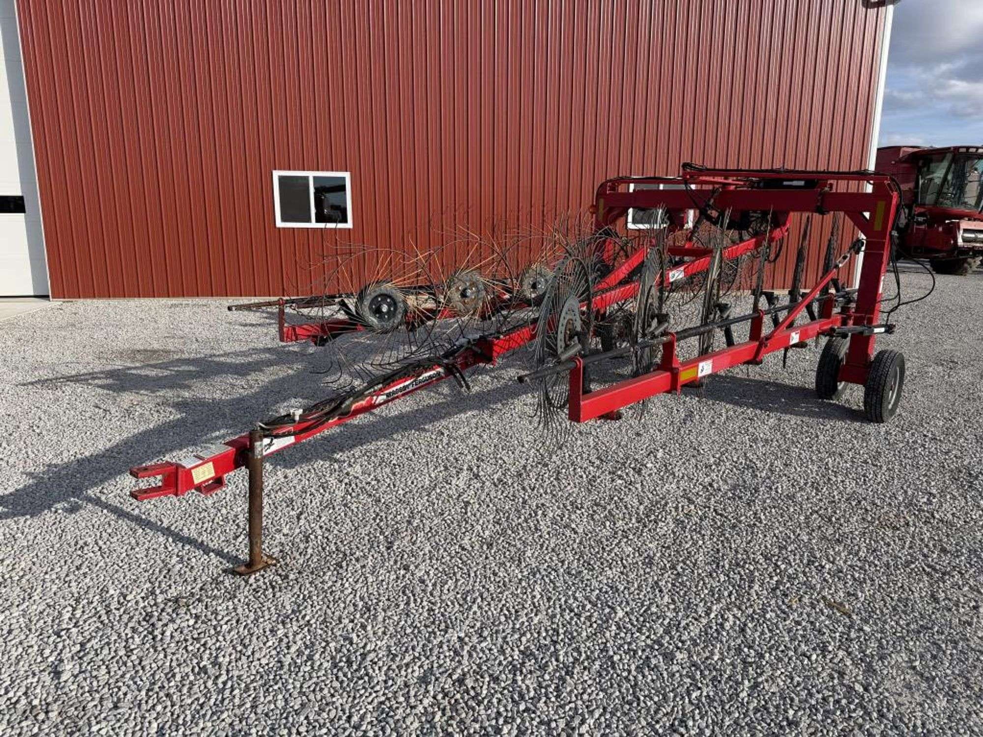 2011 Massey Ferguson MFSV410 Equipment Image0