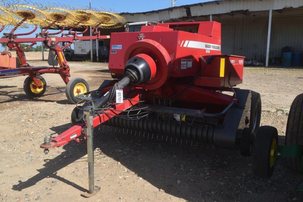 Image of Massey Ferguson 1839 Primary image