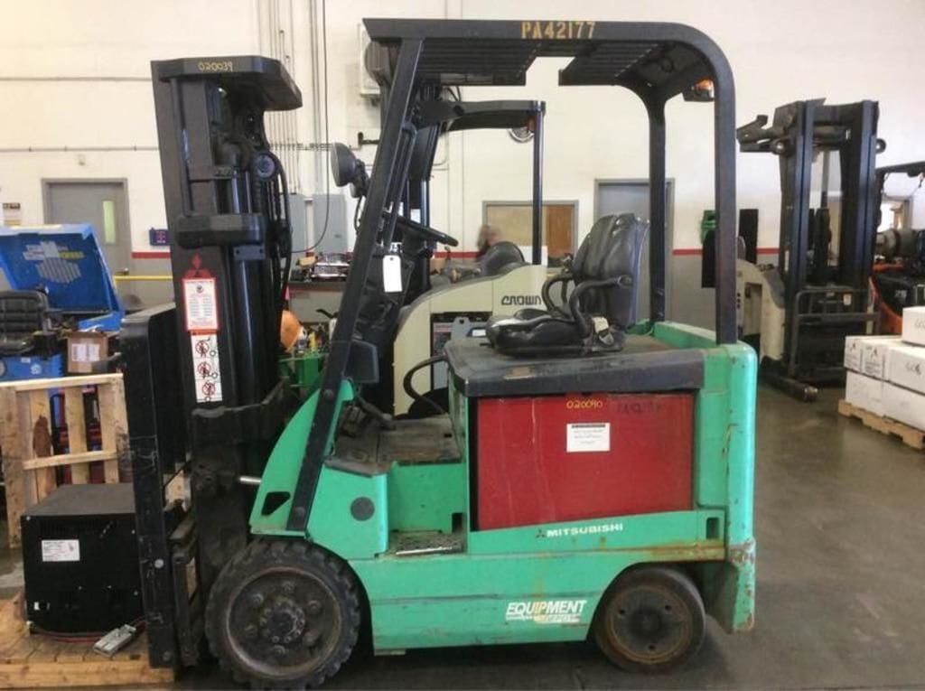 2011 Mitsubishi FBC25N Equipment Image0