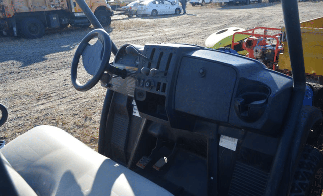 Image of New Holland 115 equipment image 4