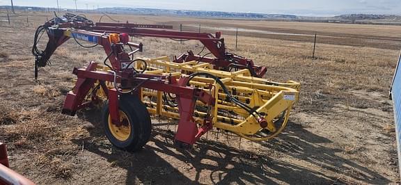 Image of New Holland 216 equipment image 3