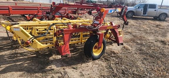 Image of New Holland 216 equipment image 4