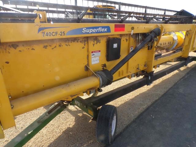 Image of New Holland 740CF equipment image 4