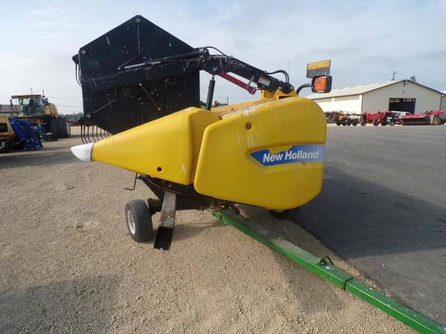 Image of New Holland 740CF equipment image 3