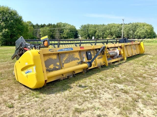 Image of New Holland 740CF-30 equipment image 2