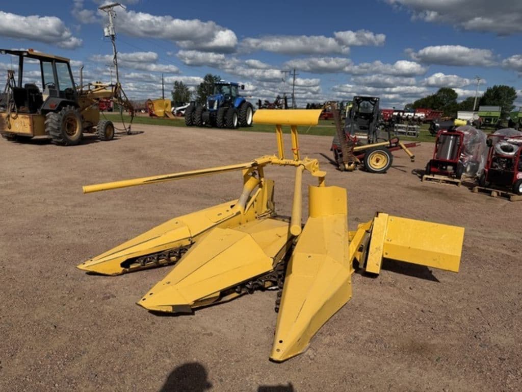 Image of New Holland 824 Primary image