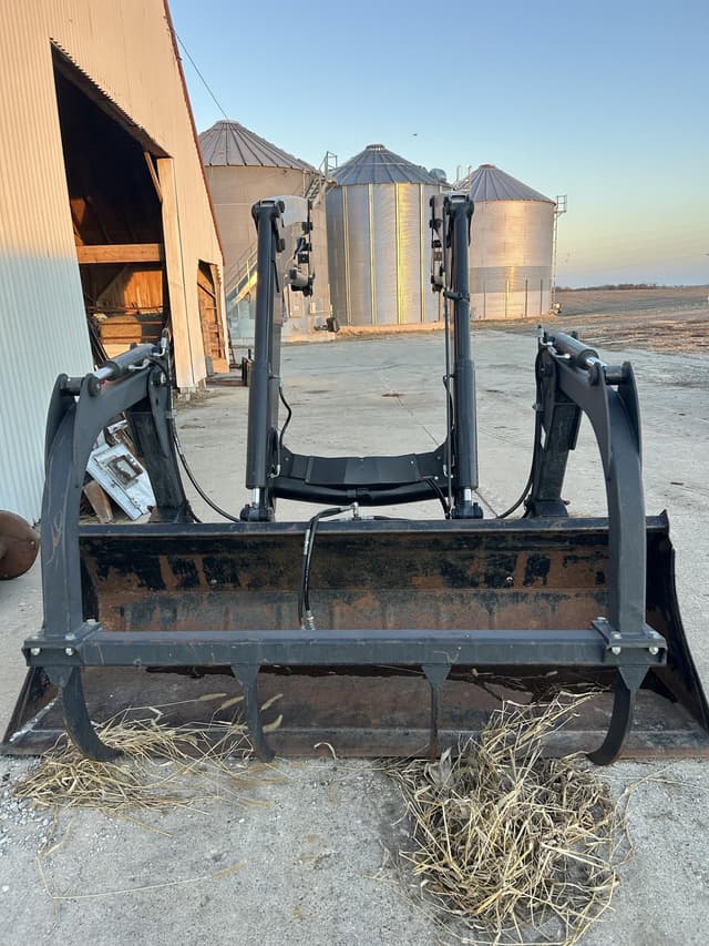 Image of New Holland 860TL equipment image 4